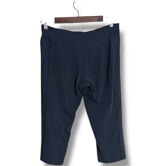 Nike Black Dri Fit Wide-Leg Capri Yoga Workout Pants - Picture 6 of 11